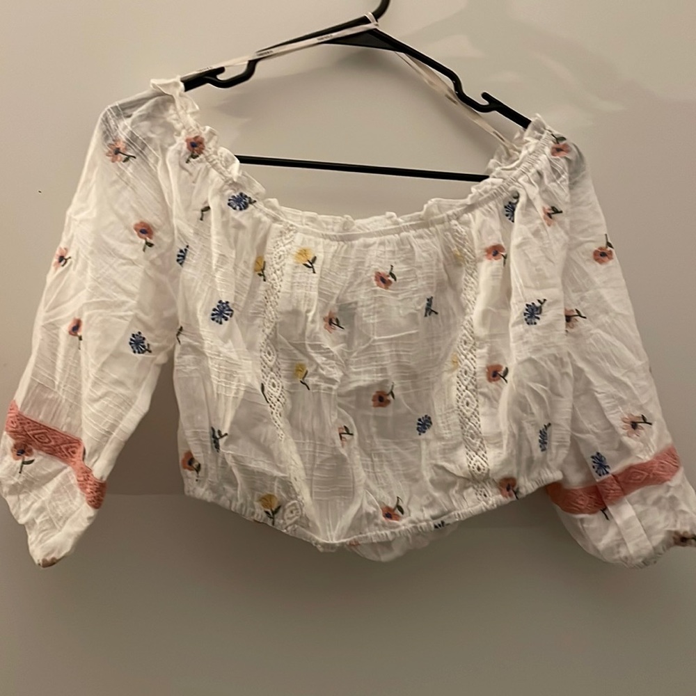 Off the Shoulder Floral Crop Top